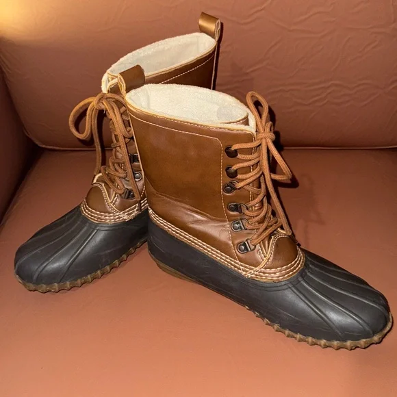 Esprit Duck Boots Womens size 8. Like New. - Picture 2 of 9